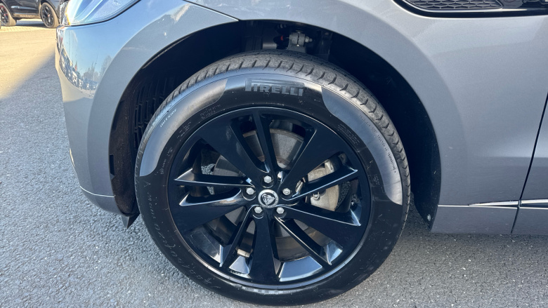 Jaguar F-Pace 2.0 D200 R-Dynamic SE Black 5dr Auto AWD Diesel Estate